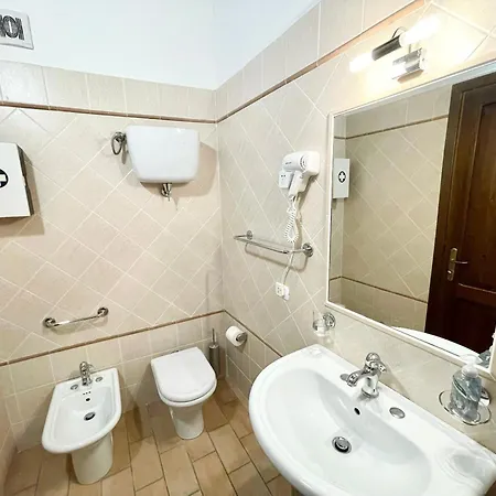 Fab Villa With Fenced Pool, Huge Grounds, Meditation Park, Child Activity Park Limiti (Umbria)